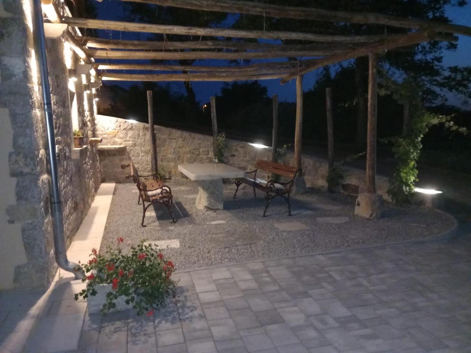 G House Hotel Dutovlje Exterior foto